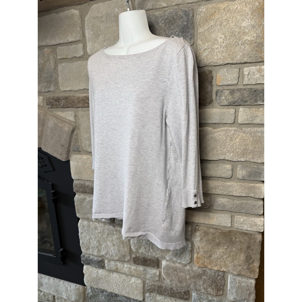 WHITE HOUSE BLACK MARKET Size Large Gray & Beige Open Back Pull-Over Sweater